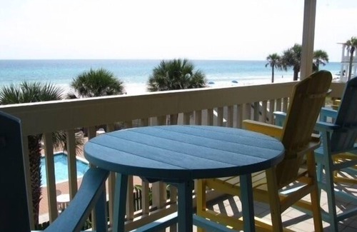 Sunnyside Condominio | Actualizado, condominio frente al Golfo espacioso, a pocos pasos de la playa!