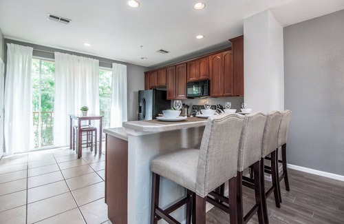 Florida Central Atlantic Coast Casa | Updated Townhome, Near Conv Ctr, Universal & I-dr