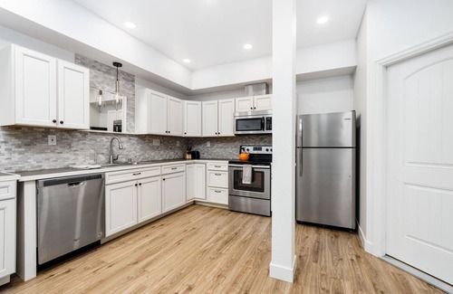 Eagle River Apartamento | Updated triplex apartment with washer/dryer - quiet location close to town