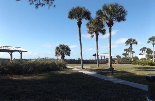 Golden Beach Apartamento | Venice Villas Beach Condo actualizado disponible ahora!