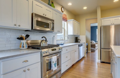 Southwest Bend Casa | Aspen Ridge - Hermosa remodelación! ¡Cerca del distrito Old Mill! Pinos y paz!