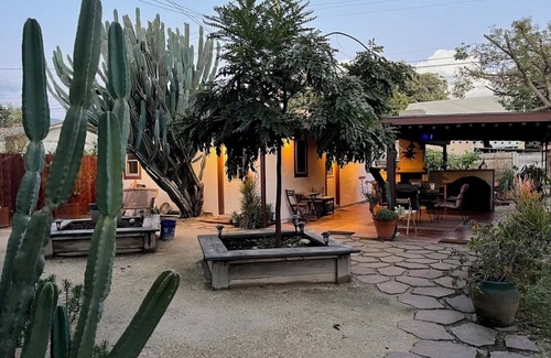 Upland Cabaña | Upland Craftsman Cottage - 1 Bedroom Private Studio in Central Upland Location