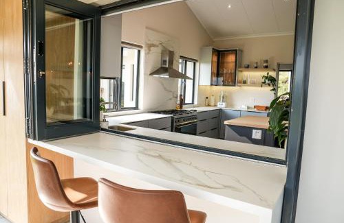 Merrivale Casa | Upmarket modern beautiful home