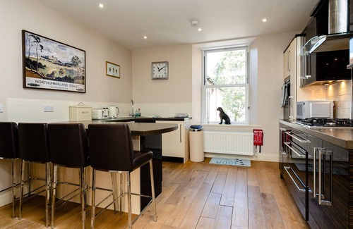 Alnmouth Cabaña | UPPER ALNBANK, pet friendly, country holiday cottage in Alnmouth