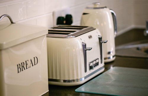 Alnmouth Cabaña | UPPER ALNBANK, pet friendly, country holiday cottage in Alnmouth