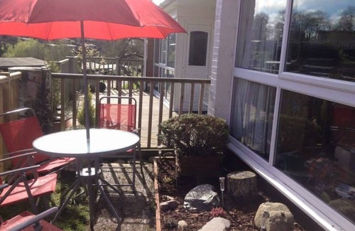 Bont Newydd Casa | Upper Lake Chalet , Dog and Pet Friendly