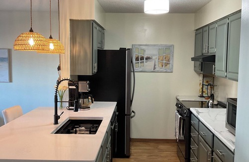 La Pointe Condominio | Upper level, one bedroom, one bath condo, with Lake Superior views.