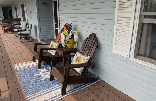 La Pointe Condominio | Upper level, one bedroom, one bath condo, with Lake Superior views.