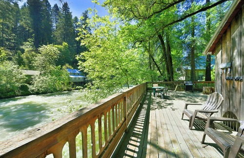 Castella Cabina | Upper Sac Shack Charming Cabin on Sacramento River