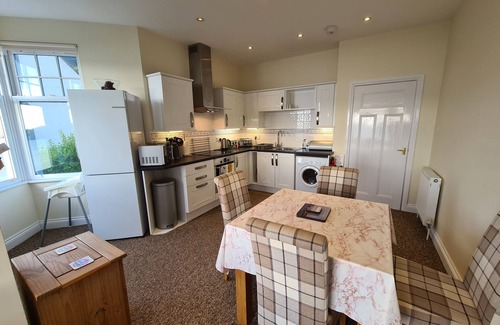 St. Mawes Cabaña | Upper Tresulian - an apartment that sleeps 4 guests in 2 bedrooms