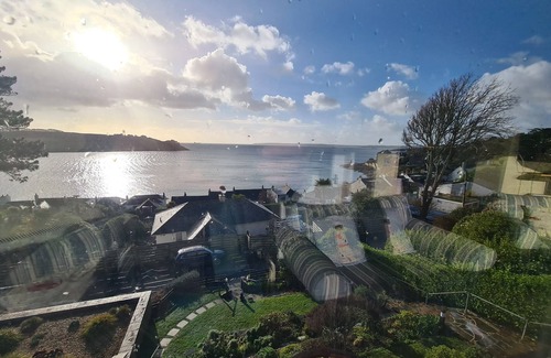 St. Mawes Cabaña | Upper Tresulian - an apartment that sleeps 4 guests in 2 bedrooms
