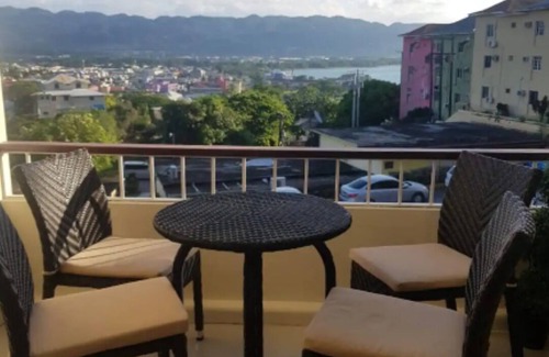 Montego Bay Condominio | Upperdeck studio