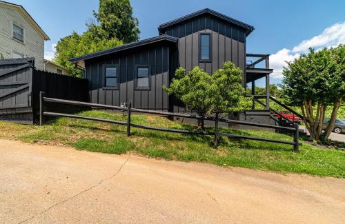 Daniels Hill Apartamento | Uprising A pet friendly couples retreat