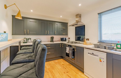 Newport Apartamento | Upscale 2-Bed & Bath Flat in Newport