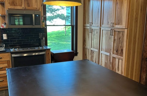 Muscoda Otro | Upscale 4-bedroom Farmhouse in Muscoda on Historic Century-Old Farm w/AC, Wi-Fi