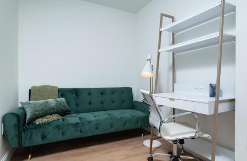 Downtown Boston Apartamento | Upscale 4BR Penthouse with Gym & Parking near MGH & TUFTS