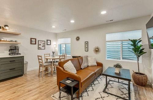 West Jordan Casa | Upscale and Serene 2 bed, 1 bath Apartment in Prominent West Jordan Neighborhood