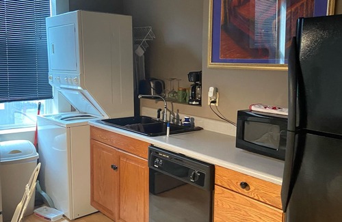 Owensboro Apartamento | Estudio frente al río todo incluyendo hermosos atardeceres del río Ohio