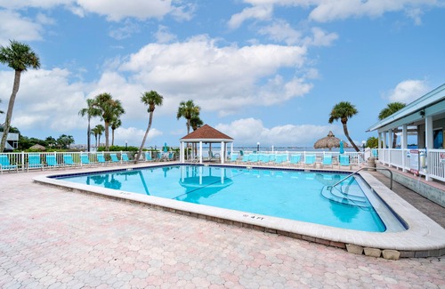 Bayview Condominio | Upscale Condo, Private beach, overlooking ocean, pool, Gated community