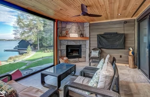 Muskoka Lakes Cabaña | Upscale cottage life at this Lake Muskoka 4 bedroom cottage