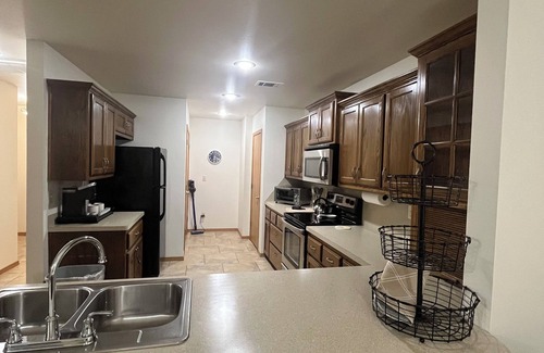 Spiro Casa | Upscale home with high end furnishings and memory foam king bed. 2 car garage