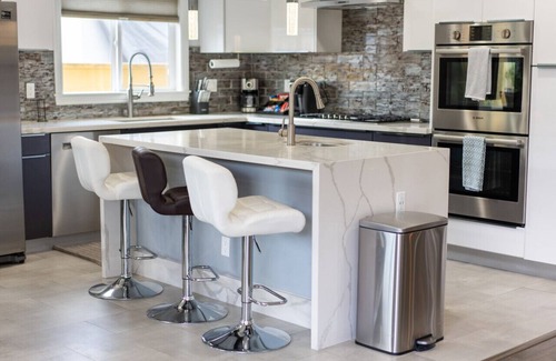 Madrona Casa | UPSCALE MODERN 4BR TORRANCE HOUSE BUILT 2018 w/ GARAGE, FENCED YARD/PATIO (p79)