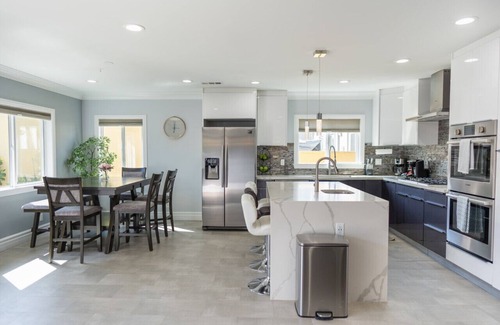 Madrona Casa | UPSCALE MODERN 4BR TORRANCE HOUSE BUILT 2018 w/ GARAGE, FENCED YARD/PATIO (p79)