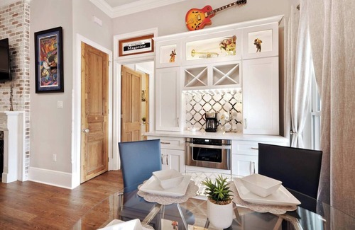 West Riverside Condominio | Upscale New Orleans Penthouse | Private Elevator