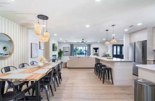 Park Scottsdale Four Casa | Upscale Old Town Getaway: 5 Bedroom, Pool, Mini Golf & Lounge