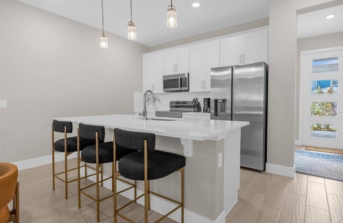 Reunion Condominio | Upscale Townhome near Disney with Resort & Waterpark Access - 7841SD