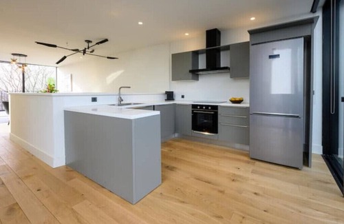 Oisterwijk Condominio | Upscale & Unique ~ Cinema Room ~ Terrace ~ Views!