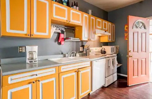 West Highland Apartamento | Upstairs @ Eric's - HipFunPad & Super Neighborhood