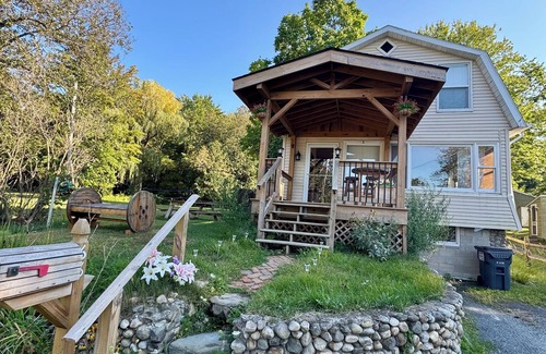 Nassau Cabaña | Upstate Lake House Retreat- relax, recharge, enjoy