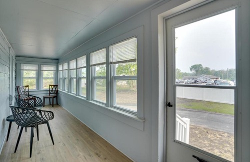 East Syracuse Apartamento | Upstate New York Vacation Rental with Hot Tub!