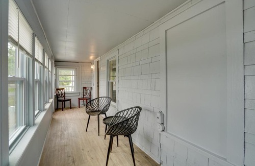 East Syracuse Apartamento | Upstate New York Vacation Rental with Hot Tub!