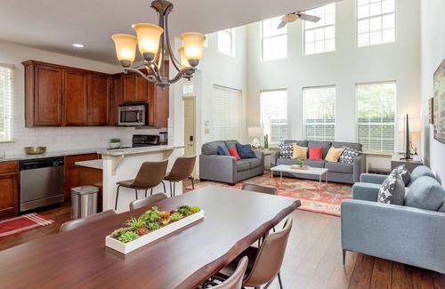 Govalle Apartamento | Upstay - 2-home Complex in Govalle for 18ppl