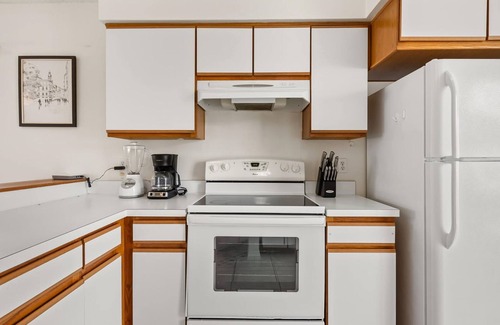 Chatham Park Casa | Upstay 3BR Family-friendly Stylish Retreat w Patio