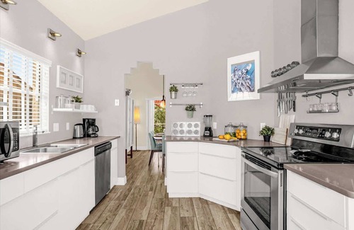 Ventura Casa | Upstay - Home w Garden, BBQ and Games at Golf Club