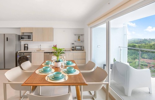 Barrio Santa Lucía Apartamento | Upstay - New Condo w Incredible Views in Jaco