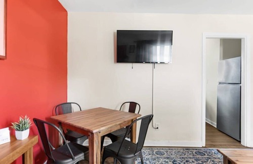 Norwood Apartamento | Uptown Apartment, Near Parks! The Bricks Unit 1