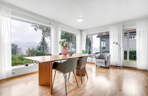 Tromso Apartamento | Uptown I City & Fjord Views I FREE Parking