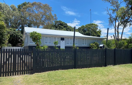 Urangan Casa | Urangan Pier Family House - Pet and Child Friendly
