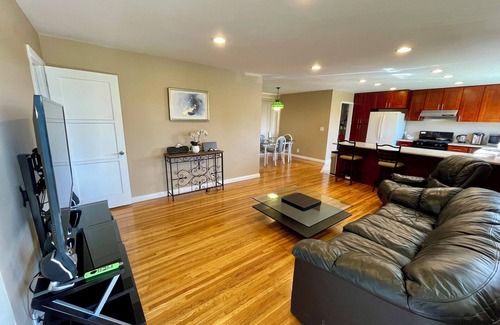 El Monte Casa | Urban 2-Bedroom House Newly Remodeled with WiFi, AC, PPV TV in lovely El Monte