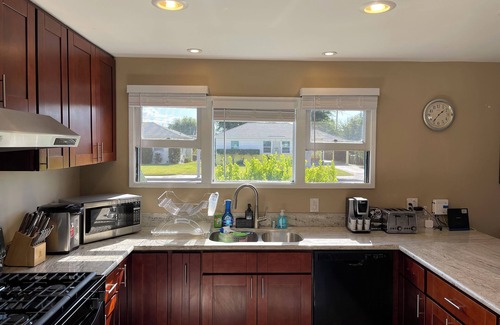 El Monte Casa | Urban 2-Bedroom House Newly Remodeled with WiFi, AC, PPV TV in lovely El Monte