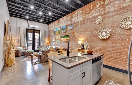 Kingsport Condominio | Urban Artistry Loft Retreat