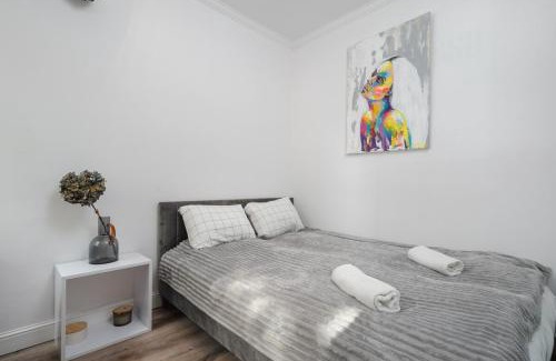 Muranow Apartamento | Urban Chic - City Center - Warsaw Stays - Solidarnosci 64