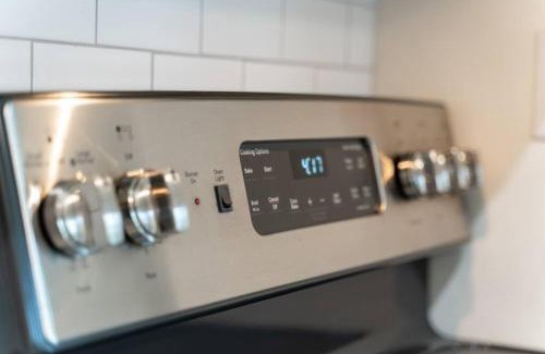 South Nashville Apartamento | Urban-Chic Condo 1mi to New SC Stadium!