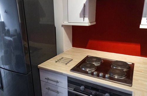 St. Thomas Apartamento | Urban Comfort: Stylish 2-Bed Apartment