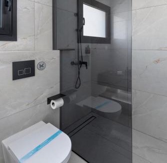 City Centre Apartamento | Urban Condo 33 with Balcony - 2 Bdr