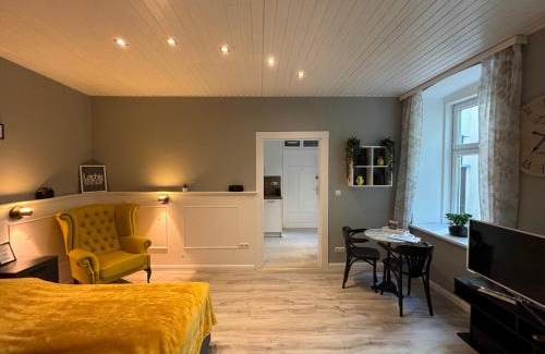 Funfhaus Apartamento | Urban-Elegance Silent-Garden